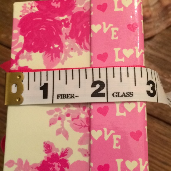 Women’s 2-Pack Socks Size 6-9 Love & Skulls - Picture 12 of 12